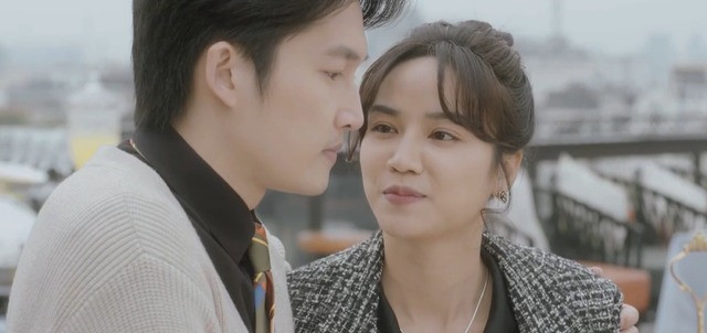 Khán giả than phiền vì màu phim quá nhạt, ảnh hưởng đến cảm xúc người xem.