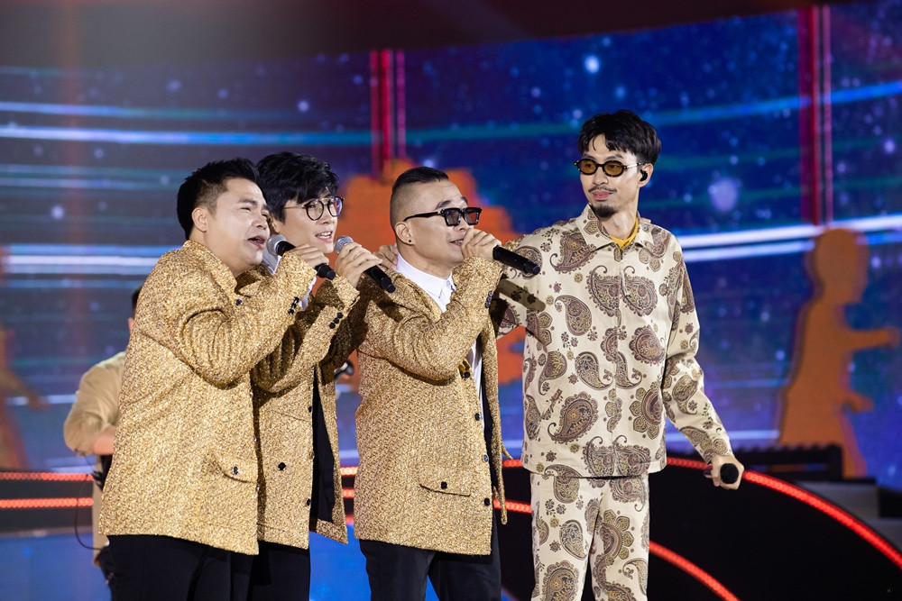 Rất nhiều màn kết hợp bất ngờ sẽ xuất hiện trong chương trình năm nay. Rất nhiều màn kết hợp bất ngờ sẽ xuất hiện trong chương trình năm nay.