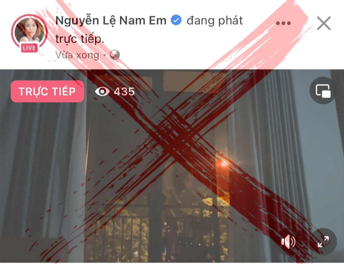 Cô từng trèo ra ngoài ban công khi đang livestream. Cô từng trèo ra ngoài ban công khi đang livestream.