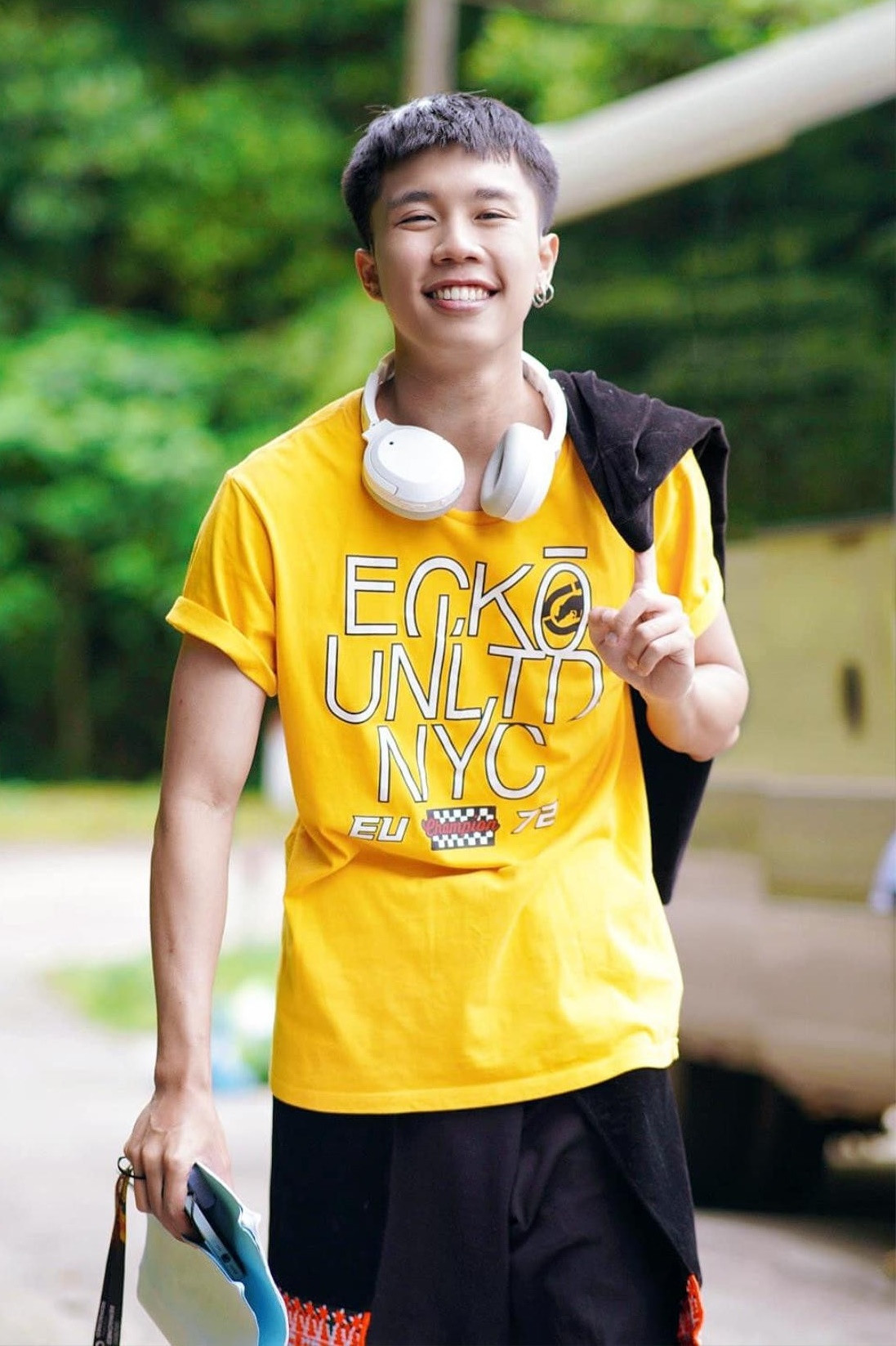 Long Vũ có một năm thành công với Đi Giữa Trời Rực Rỡ.