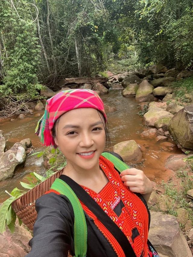 Thanh Hương, Thu Quỳnh gặp nhiều vất vả khi quay phim.