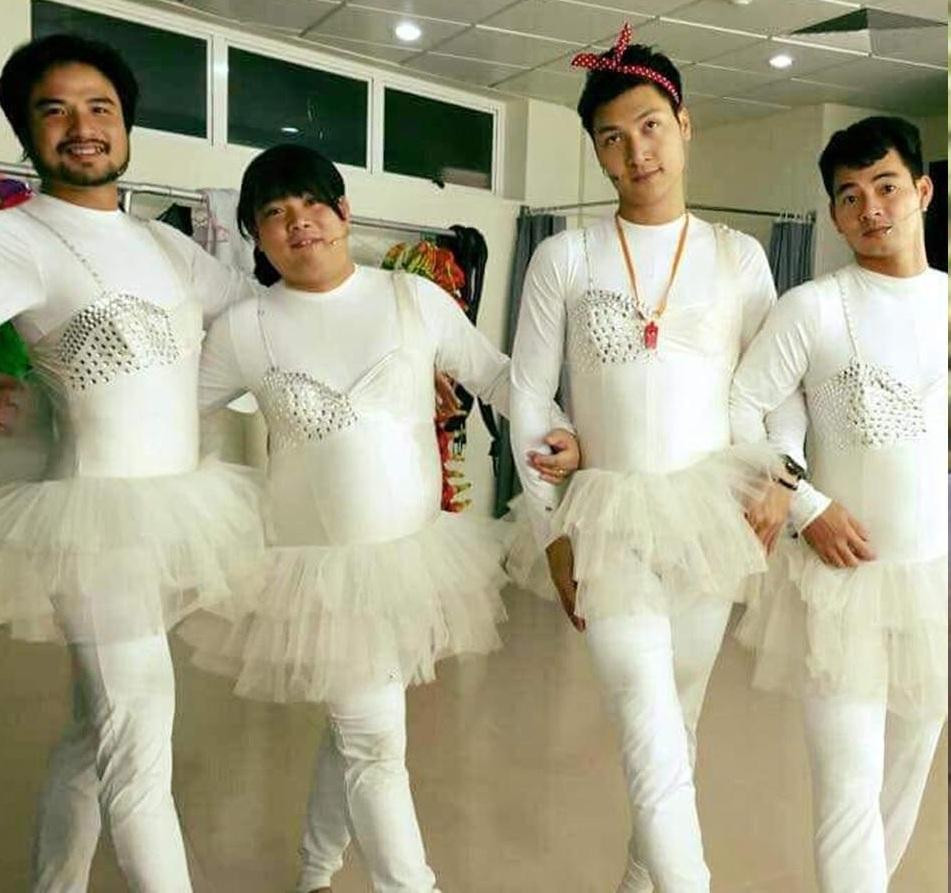 Bức hình từ 6 năm trước được netizen khui lại.