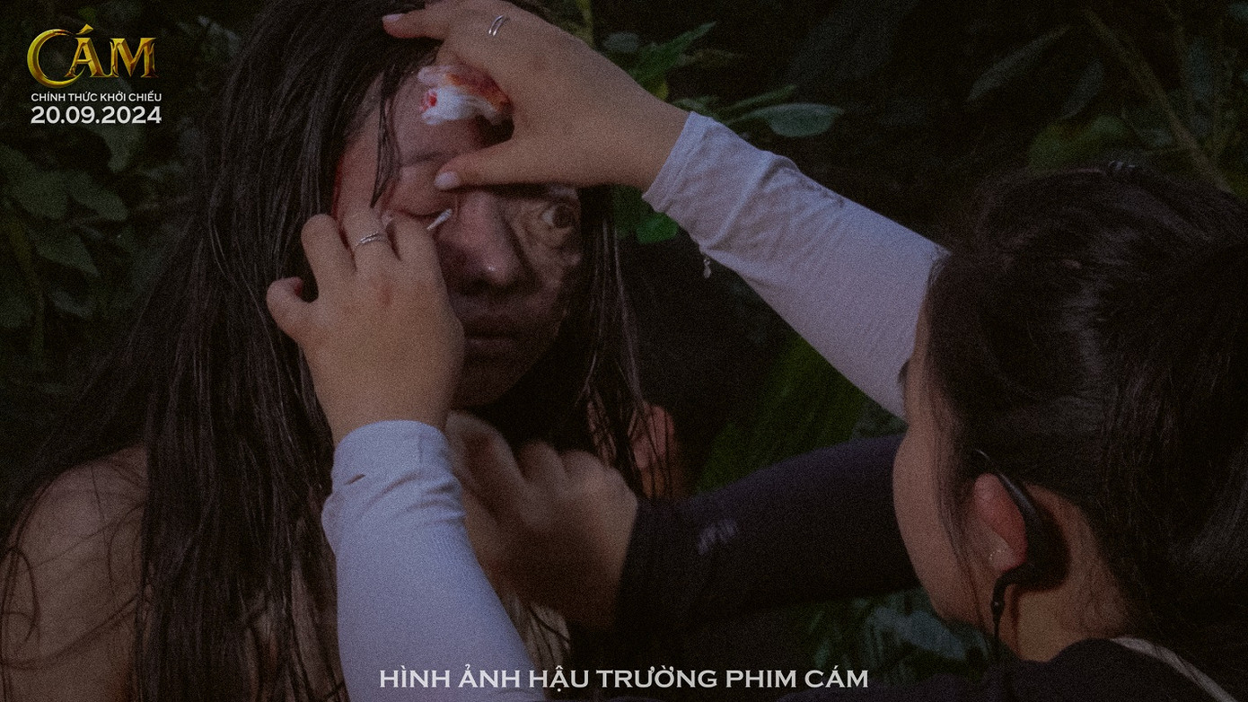 Lâm Thanh Mỹ rất vất vả với khâu hóa trang.