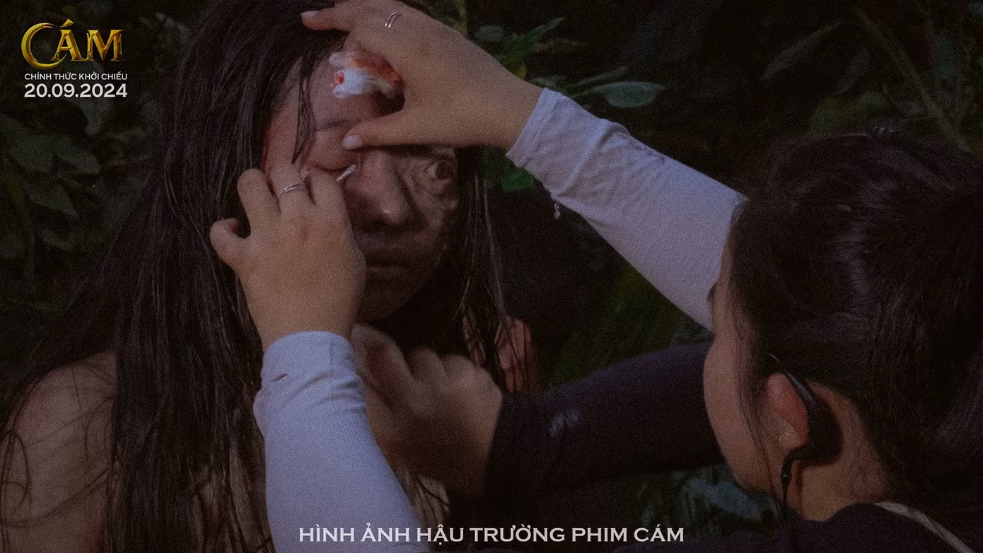 Lâm Thanh Mỹ rất vất vả với khâu hóa trang.