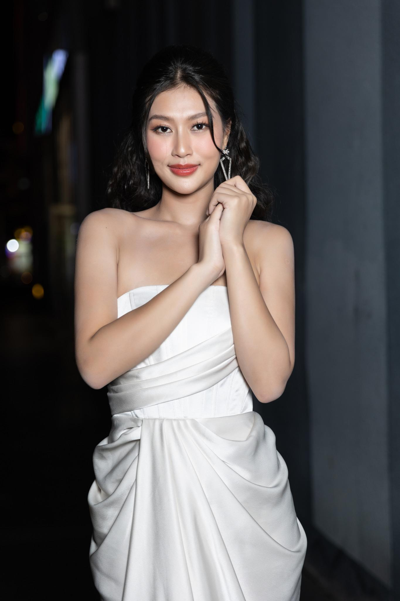 Thiên Ân vẫn tiếp tục giảm cân sau khi đăng quang Thiên Ân vẫn tiếp tục giảm cân sau khi đăng quang