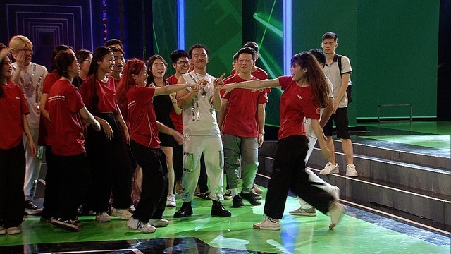 Các bạn sinh viên vô cùng năng động, sáng tạo trong các phần thi.