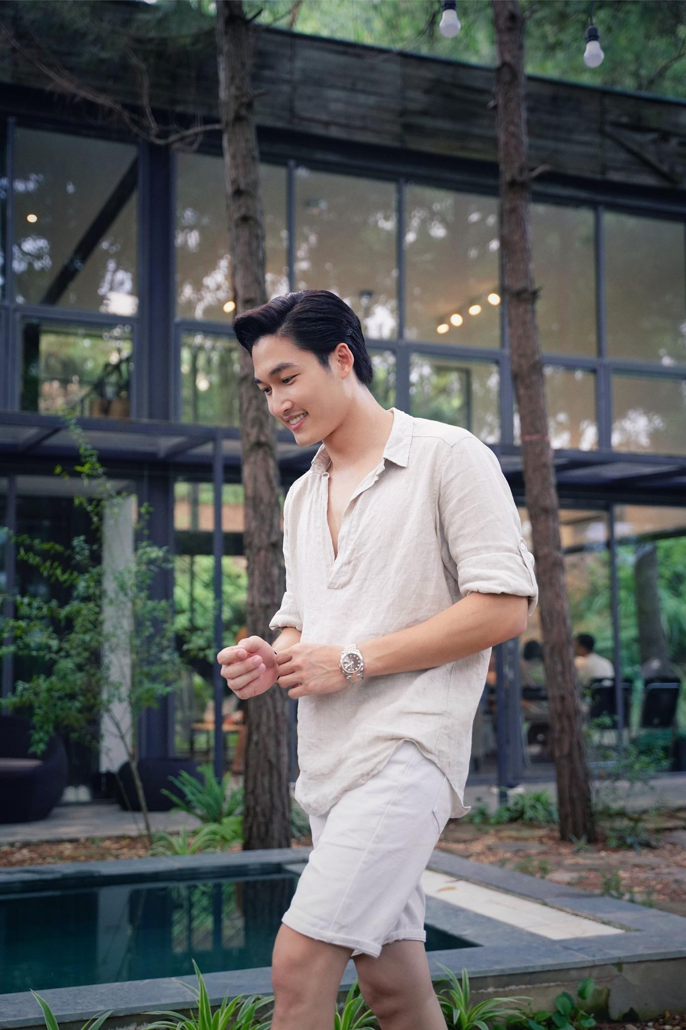 Đình Tú khoe loạt ảnh chụp trong chuyến đi này Đình Tú khoe loạt ảnh chụp trong chuyến đi này