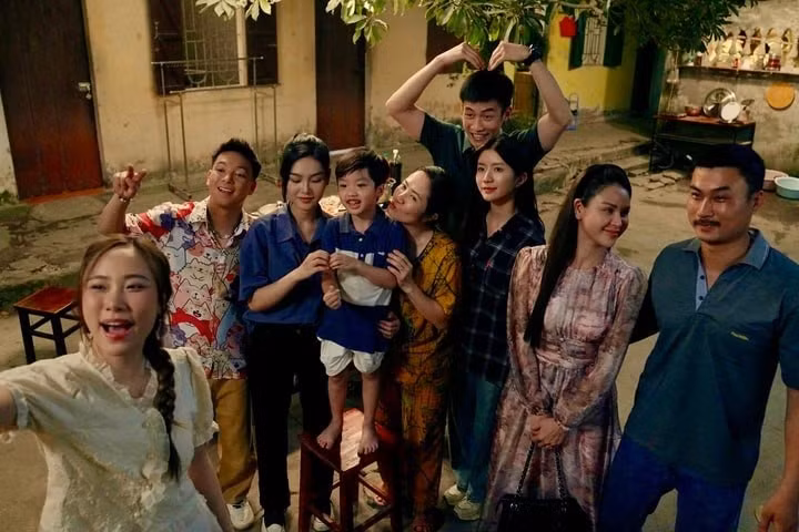 "Dịu Dàng Màu Nắng" xoay quanh một xóm trọ nghèo.