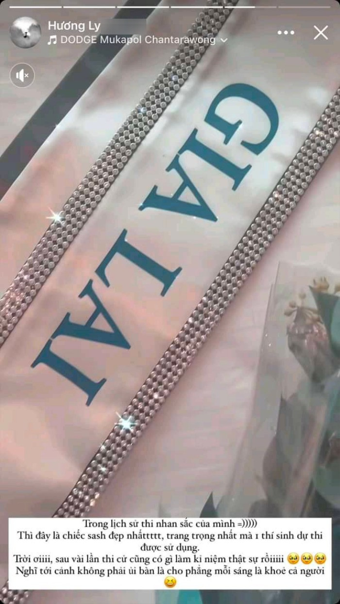 Hương Ly khen ngợi hết lời dải sash của năm nay. Hương Ly khen ngợi hết lời dải sash của năm nay.