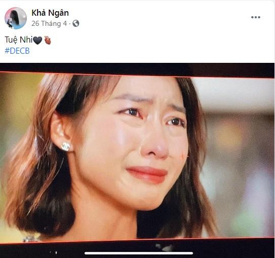 Khả Ngân cũng từng dùng hashtag #DECB. Khả Ngân cũng từng dùng hashtag #DECB.