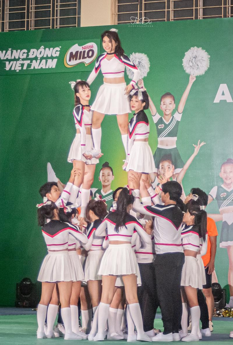 Cheerdance đòi hỏi sự đồng nhất từ tất cả các thành viên. Cheerdance đòi hỏi sự đồng nhất từ tất cả các thành viên.
