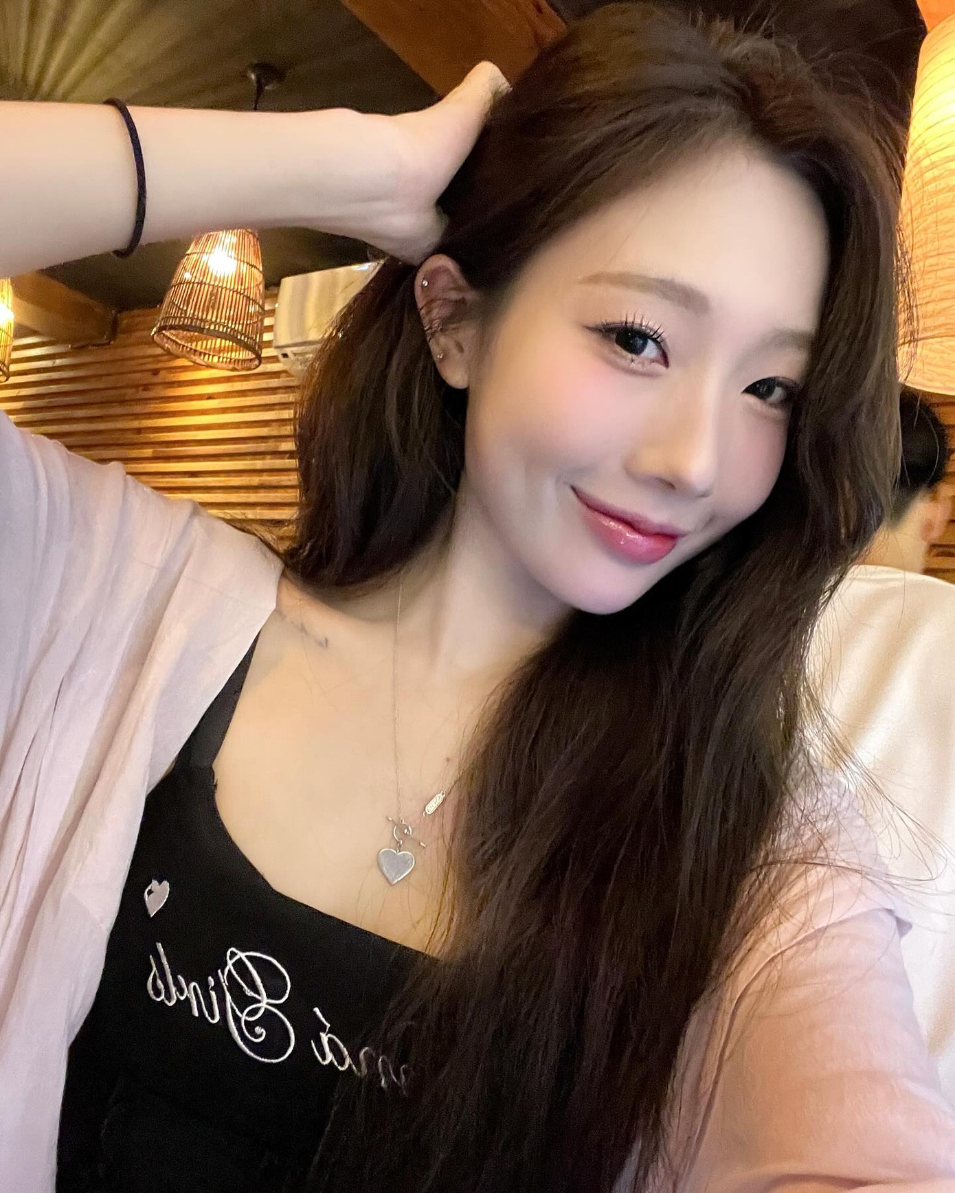 ... nhưng bây giờ không rõ vì nguyên nhân nào lại thay đổi thái độ.