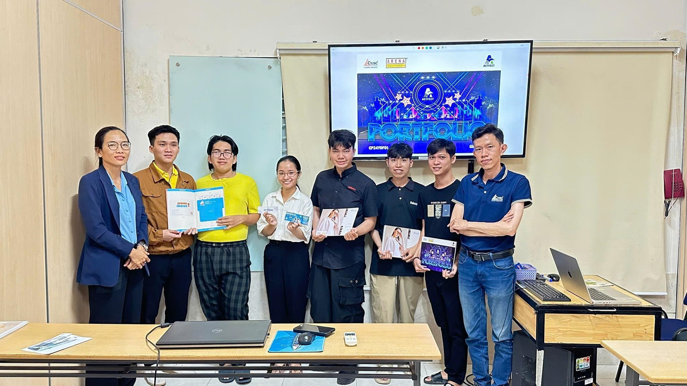 Học viên Arena Multimedia được giảng viên “tận tay chăm sóc” từng chiếc portfolio