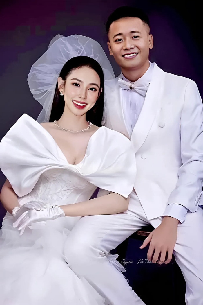 Netizen vẫn tiếp tục chế ảnh cưới vì quá yêu quý cặp đôi này.