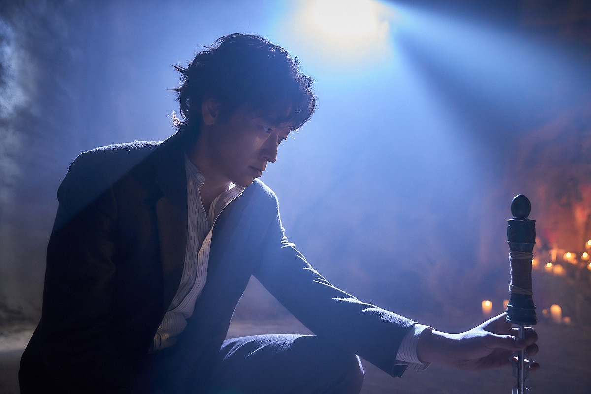 "Thanh Gươm Trừ Tà" sắp cập bến, chuẩn bị xem Jisoo BLACKPINK hóa "nàng tiên cục súc" ảnh 1 "Thanh Gươm Trừ Tà" sắp cập bến, chuẩn bị xem Jisoo BLACKPINK hóa "nàng tiên cục súc" ảnh 1