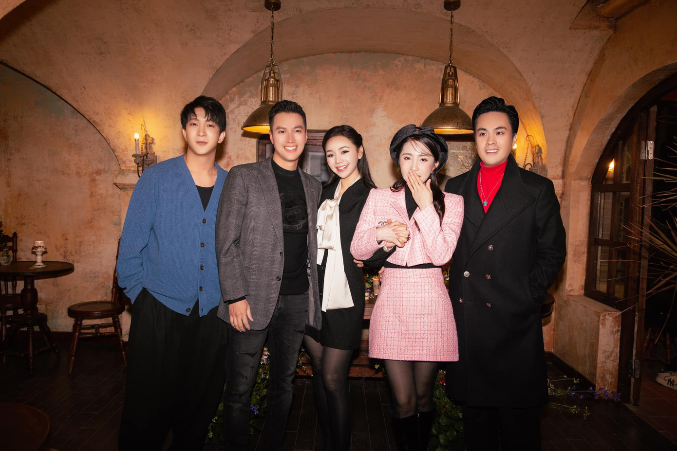 MC Thái Dũng là bạn thân lâu năm với nữ diễn viên. MC Thái Dũng là bạn thân lâu năm với nữ diễn viên.