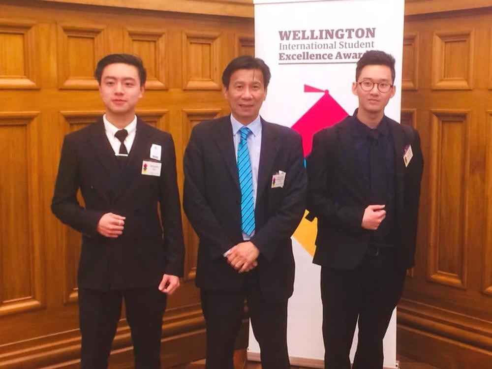 Anh Ngô Minh Quang nhận giải Wellington International Student Excellence Award dành cho sinh viên quốc tế có thành tích xuất sắc Anh Ngô Minh Quang nhận giải Wellington International Student Excellence Award dành cho sinh viên quốc tế có thành tích xuất sắc