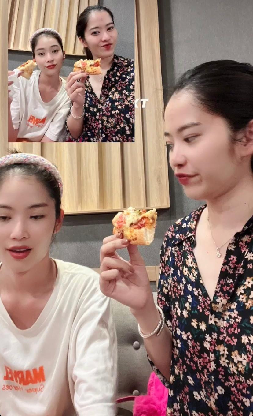 Nam Anh đến thăm em gái trong buổi tập cho đêm nhạc của Nam Em