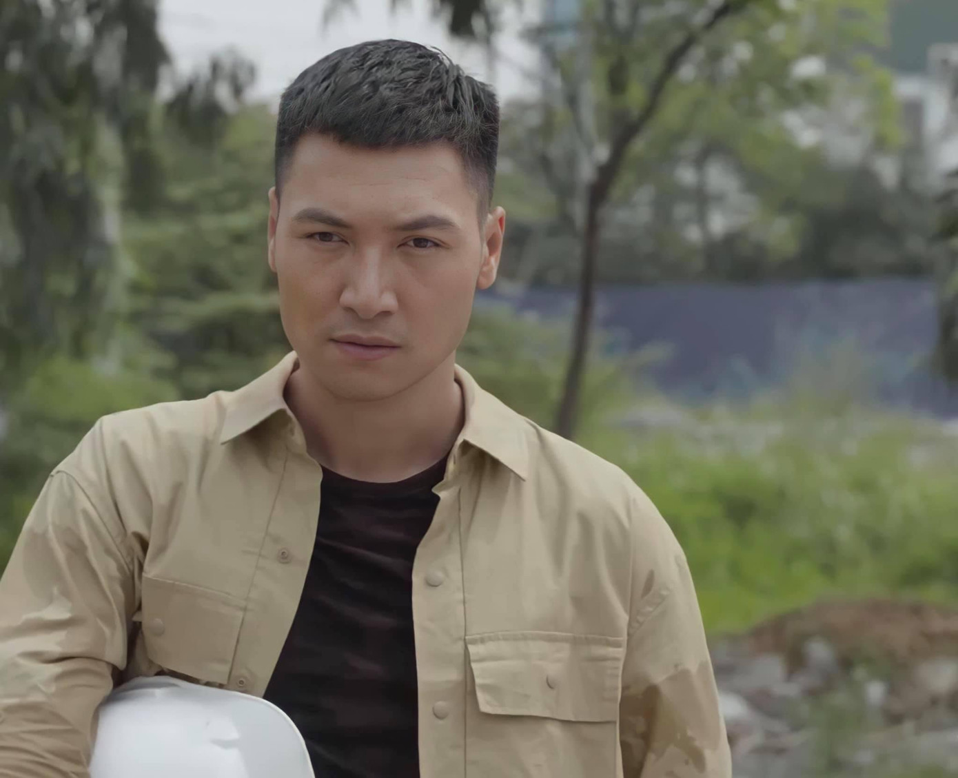 Vai phản diện đáng sợ của Mạnh Trường trong Hồ Sơ Cá Sấu. Vai phản diện đáng sợ của Mạnh Trường trong Hồ Sơ Cá Sấu.