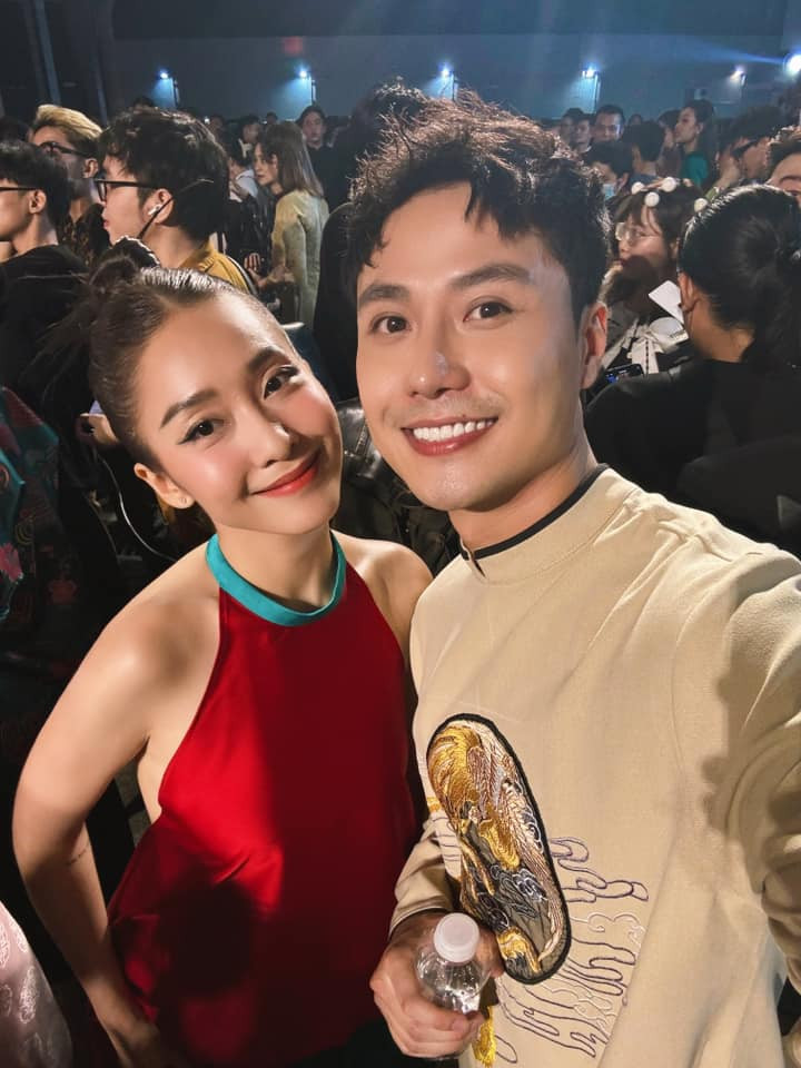 Thanh Sơn cùng Khả Ngân tham gia nhiều sự kiện showbiz. Thanh Sơn cùng Khả Ngân tham gia nhiều sự kiện showbiz.