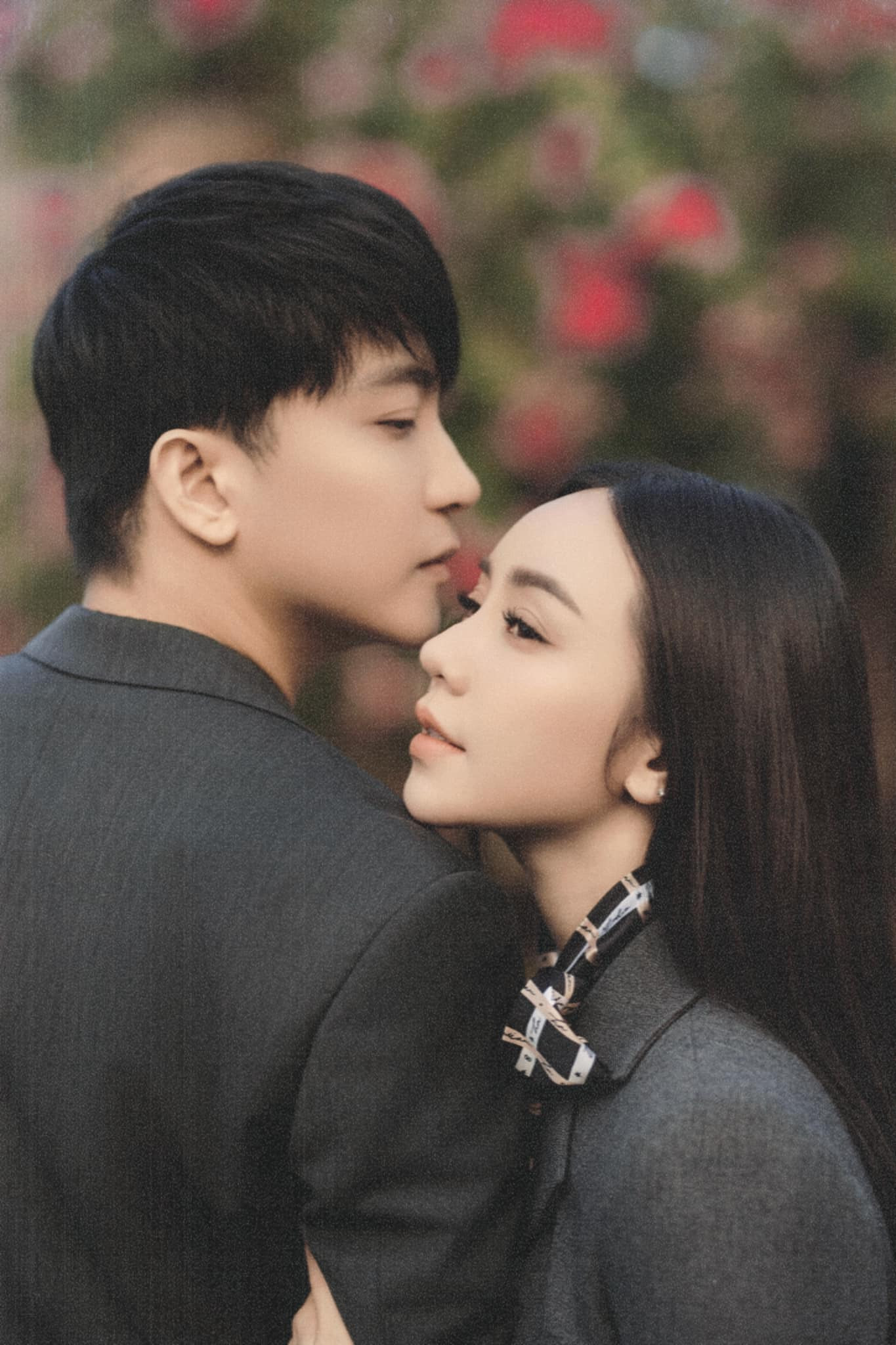 Cùng được ghép đôi với Thái Dũng, B Trần nhưng Quỳnh Kool có phản ứng trái ngược. Cùng được ghép đôi với Thái Dũng, B Trần nhưng Quỳnh Kool có phản ứng trái ngược.