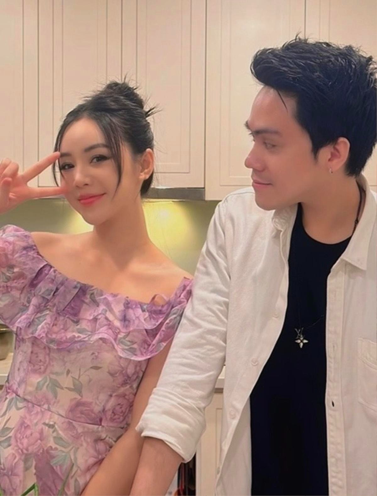 Quỳnh Kool và MC Thái Dũng ngày càng thân thiết. Quỳnh Kool và MC Thái Dũng ngày càng thân thiết.