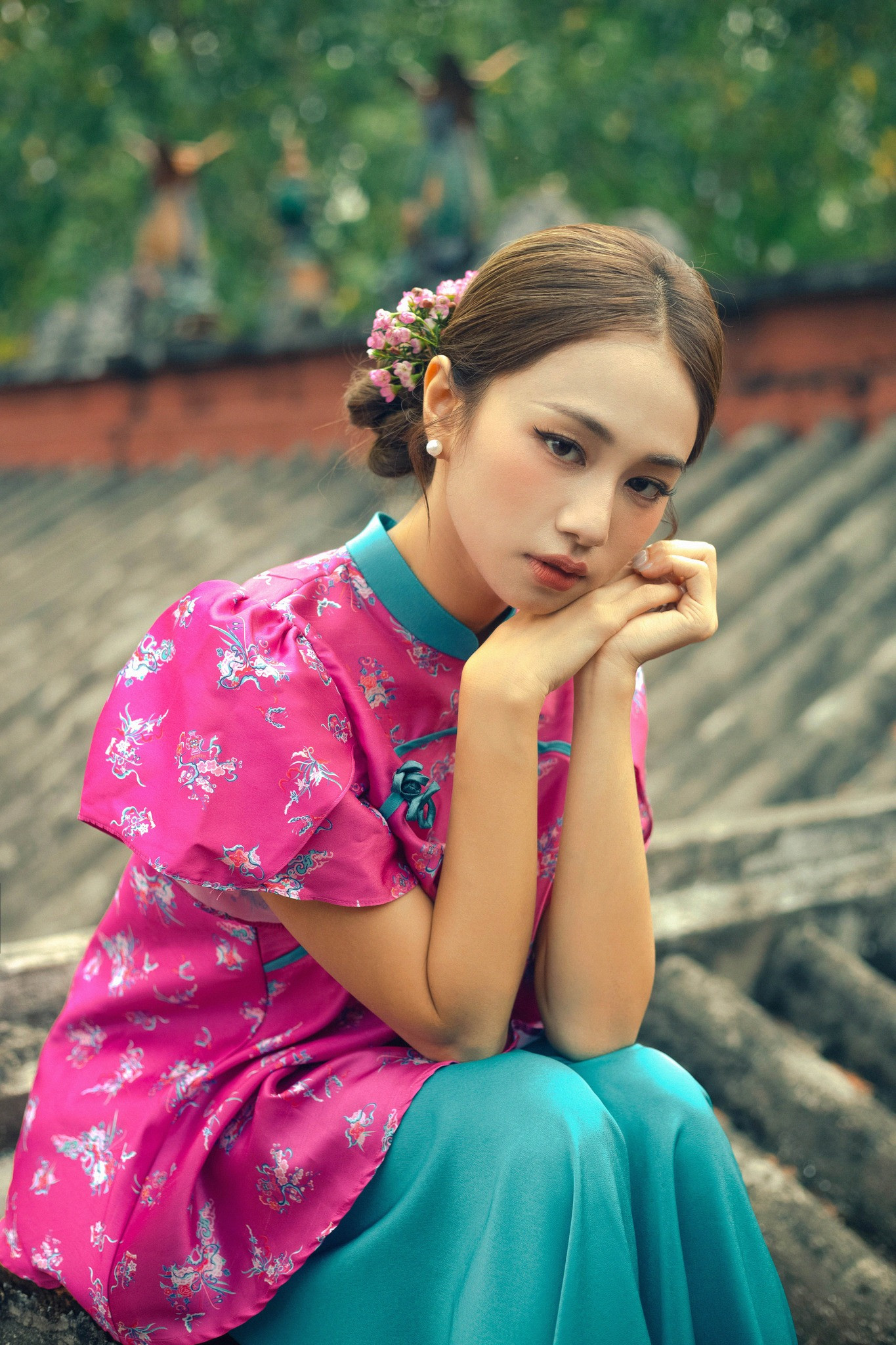 Ngân Hòa từng đóng vai nhỏ trong phim MAI của Trấn Thành. Ngân Hòa từng đóng vai nhỏ trong phim MAI của Trấn Thành.