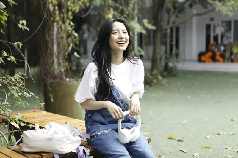 Cô gái vướng lời nguyền không thể khóc Cô gái vướng lời nguyền không thể khóc