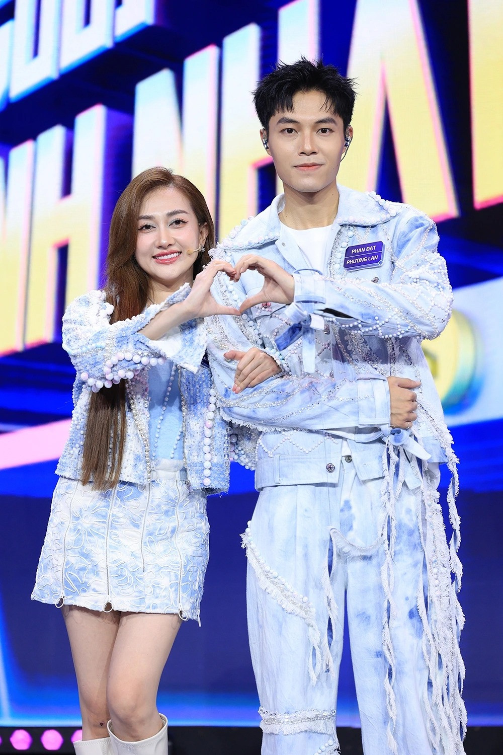 Phương Lan, Phan Đạt liên tục bóc phốt nhau sau khi ly hôn. Phương Lan, Phan Đạt liên tục bóc phốt nhau sau khi ly hôn.