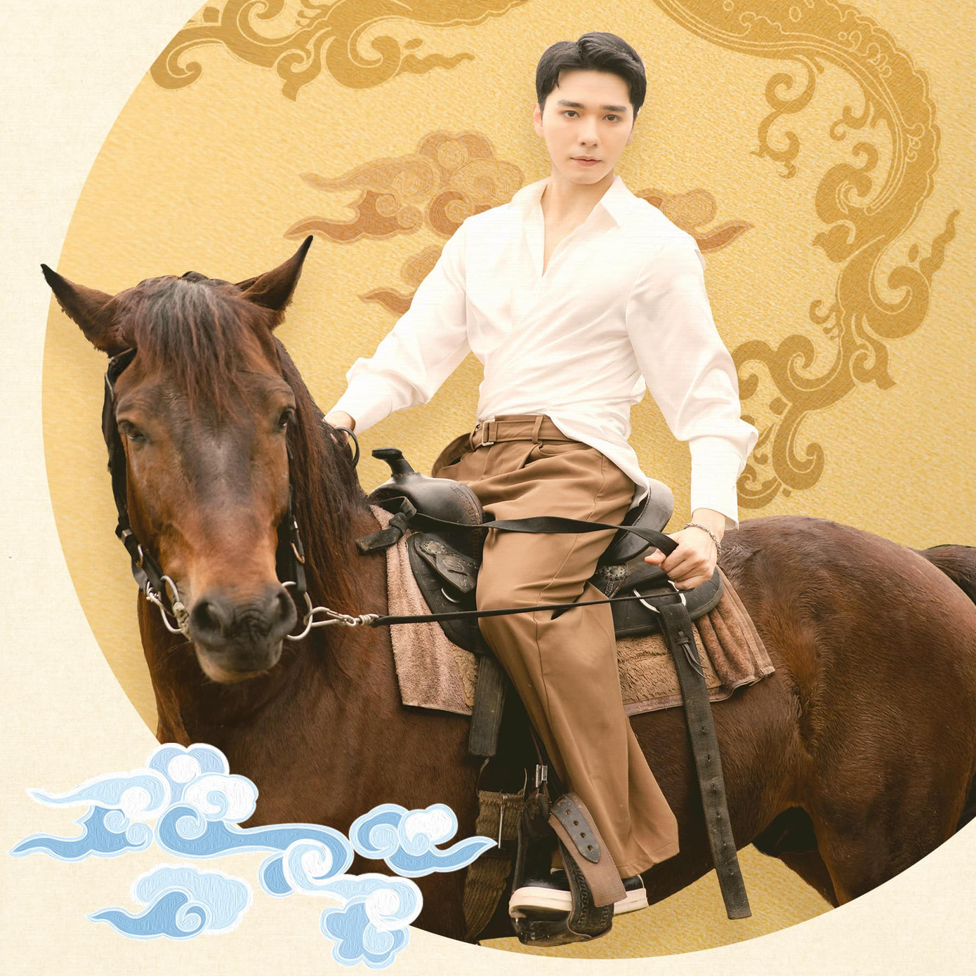 Nam diễn viên rất tự tin với cảnh cưỡi ngựa. Nam diễn viên rất tự tin với cảnh cưỡi ngựa.