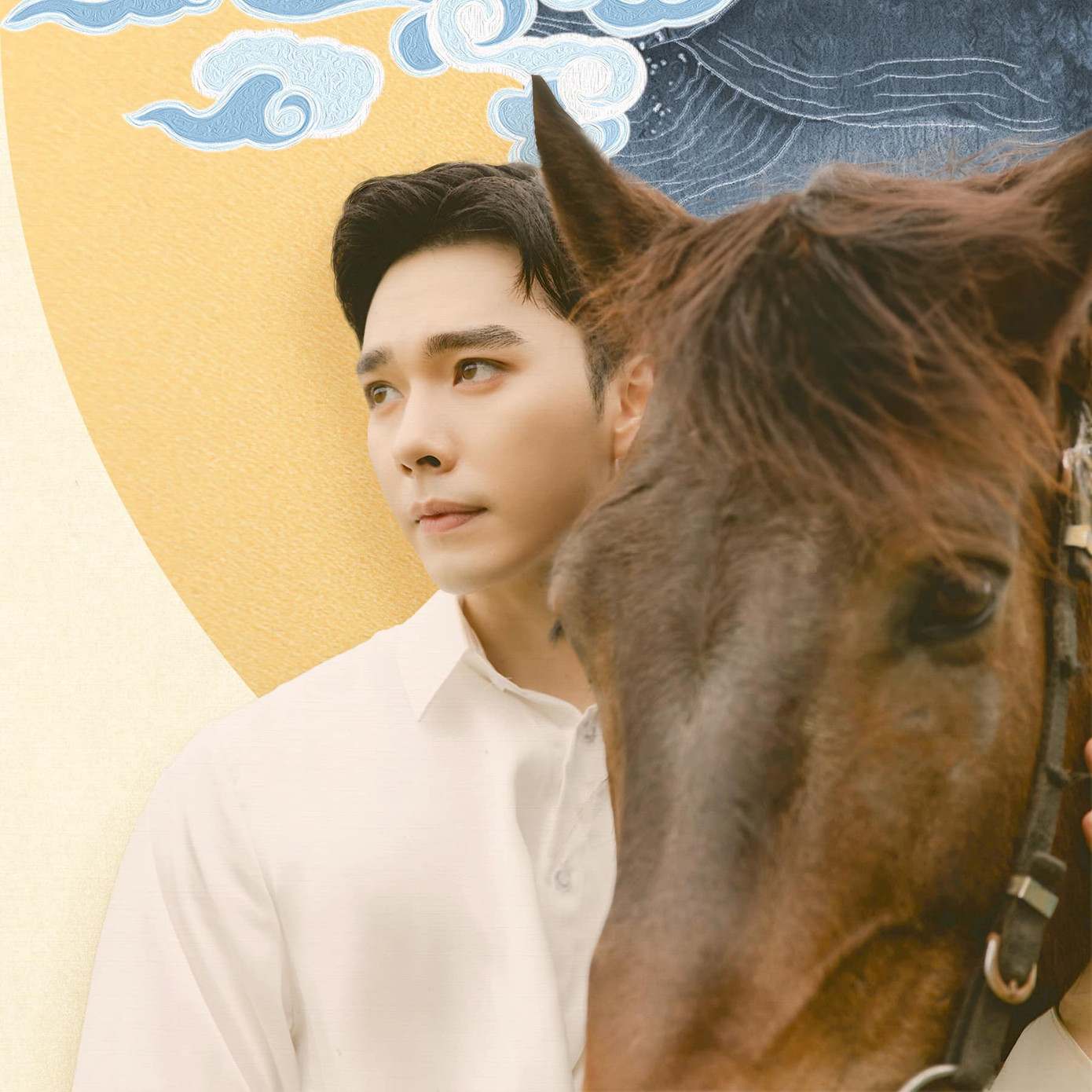 Nam diễn viên rất tự tin với cảnh cưỡi ngựa. Nam diễn viên rất tự tin với cảnh cưỡi ngựa.