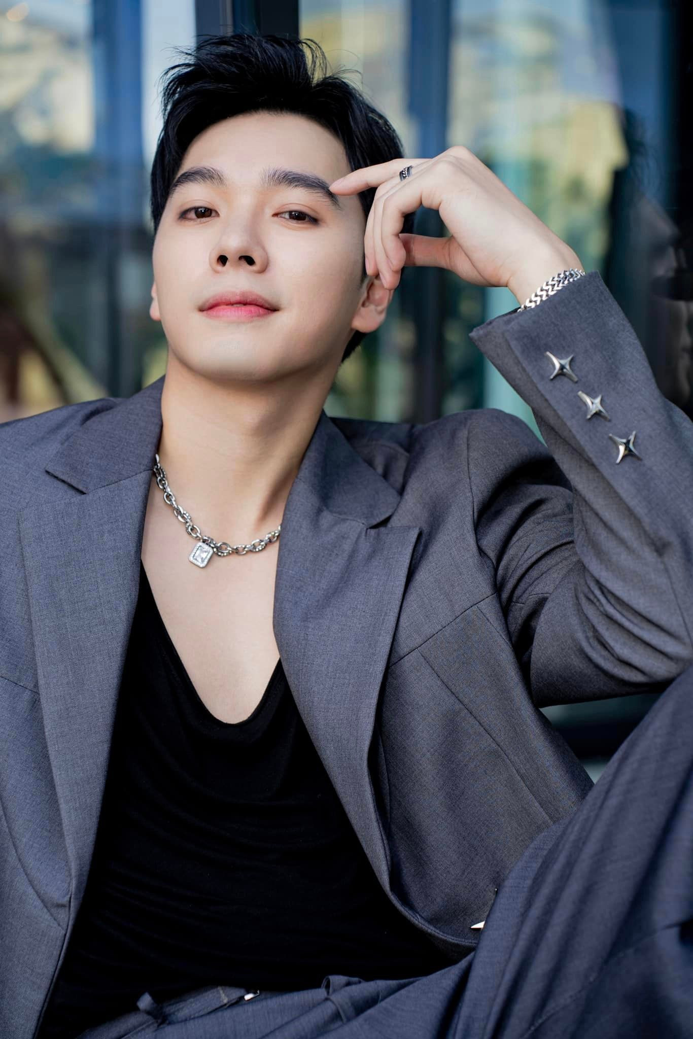 Hải Nam sẽ là Hoàng tử mới của Tấm trong phim Con Cám. Hải Nam sẽ là Hoàng tử mới của Tấm trong phim Con Cám.