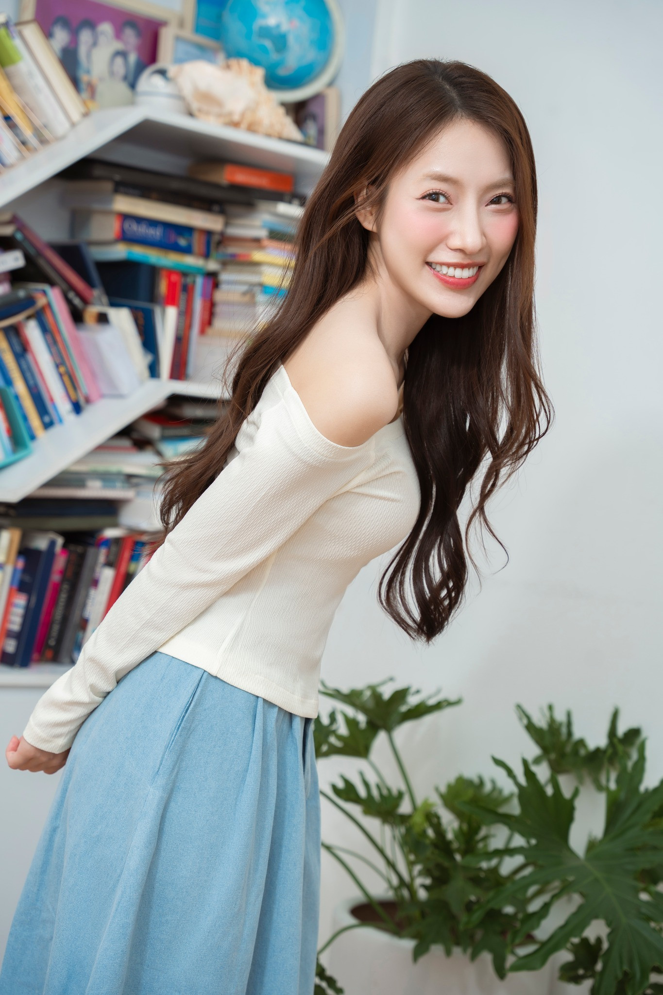 Năng lượng quá lớn của Khánh Vy trong công việc vẫn luôn là đề tài gây tranh cãi. Năng lượng quá lớn của Khánh Vy trong công việc vẫn luôn là đề tài gây tranh cãi.