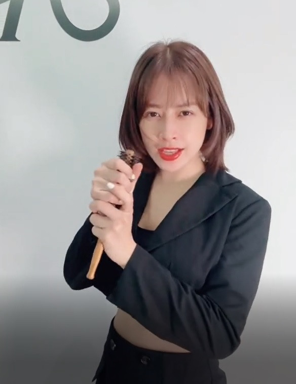 Chi Pu mới xuống tóc khiến ai cũng bất ngờ. Chi Pu mới xuống tóc khiến ai cũng bất ngờ.