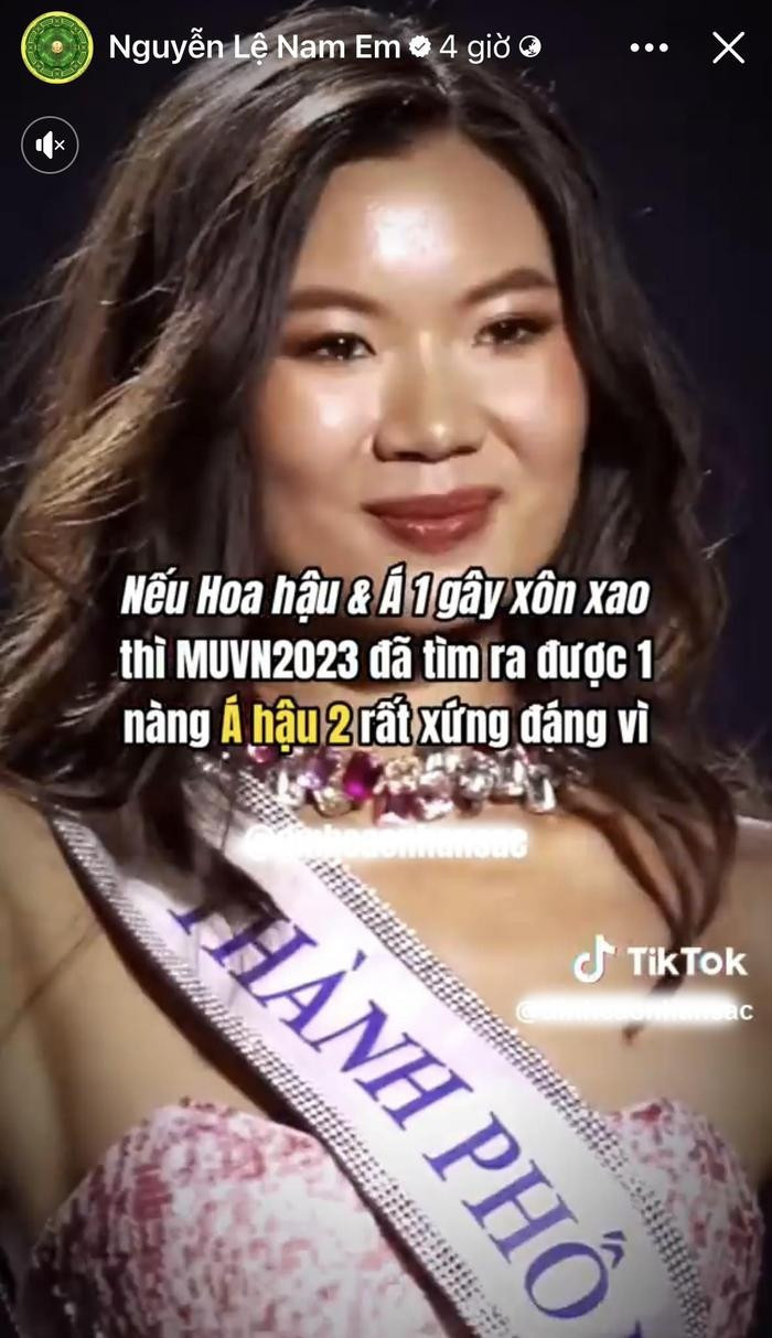 Nhưng Nam Em lại khen ngợi Á hậu 2 Hồng Đăng. Nhưng Nam Em lại khen ngợi Á hậu 2 Hồng Đăng.