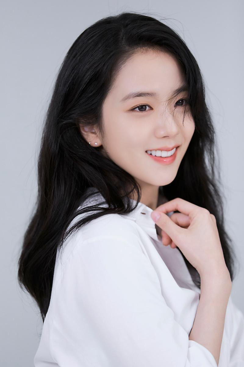 Jisoo vừa hoàn thành vai chính đầu tay