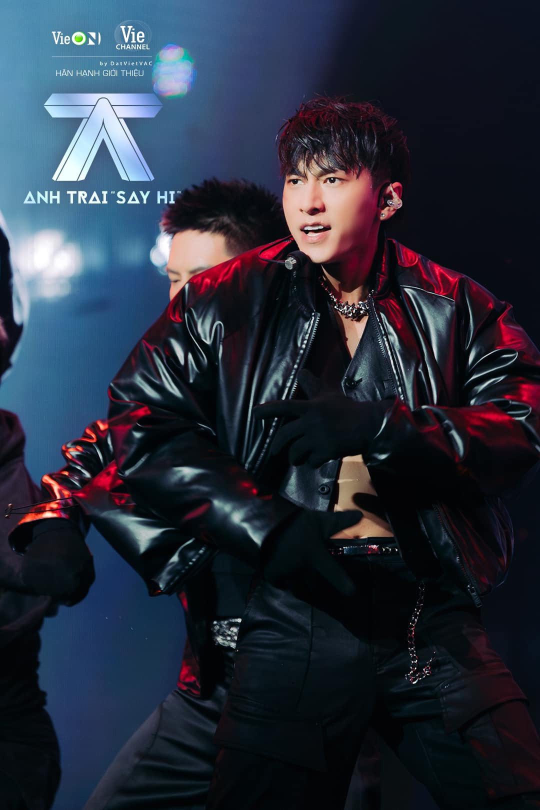 Isaac sẵn sàng lùi lại để các thành viên khác tỏa sáng. Isaac sẵn sàng lùi lại để các thành viên khác tỏa sáng.