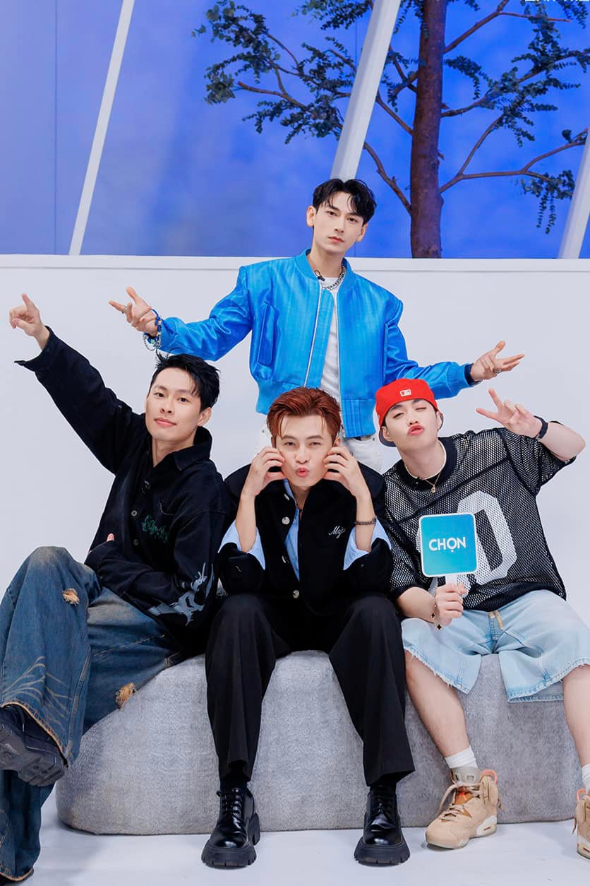 Isaac gây tranh cãi khi chọn thành viên cho đội mình. Isaac gây tranh cãi khi chọn thành viên cho đội mình.