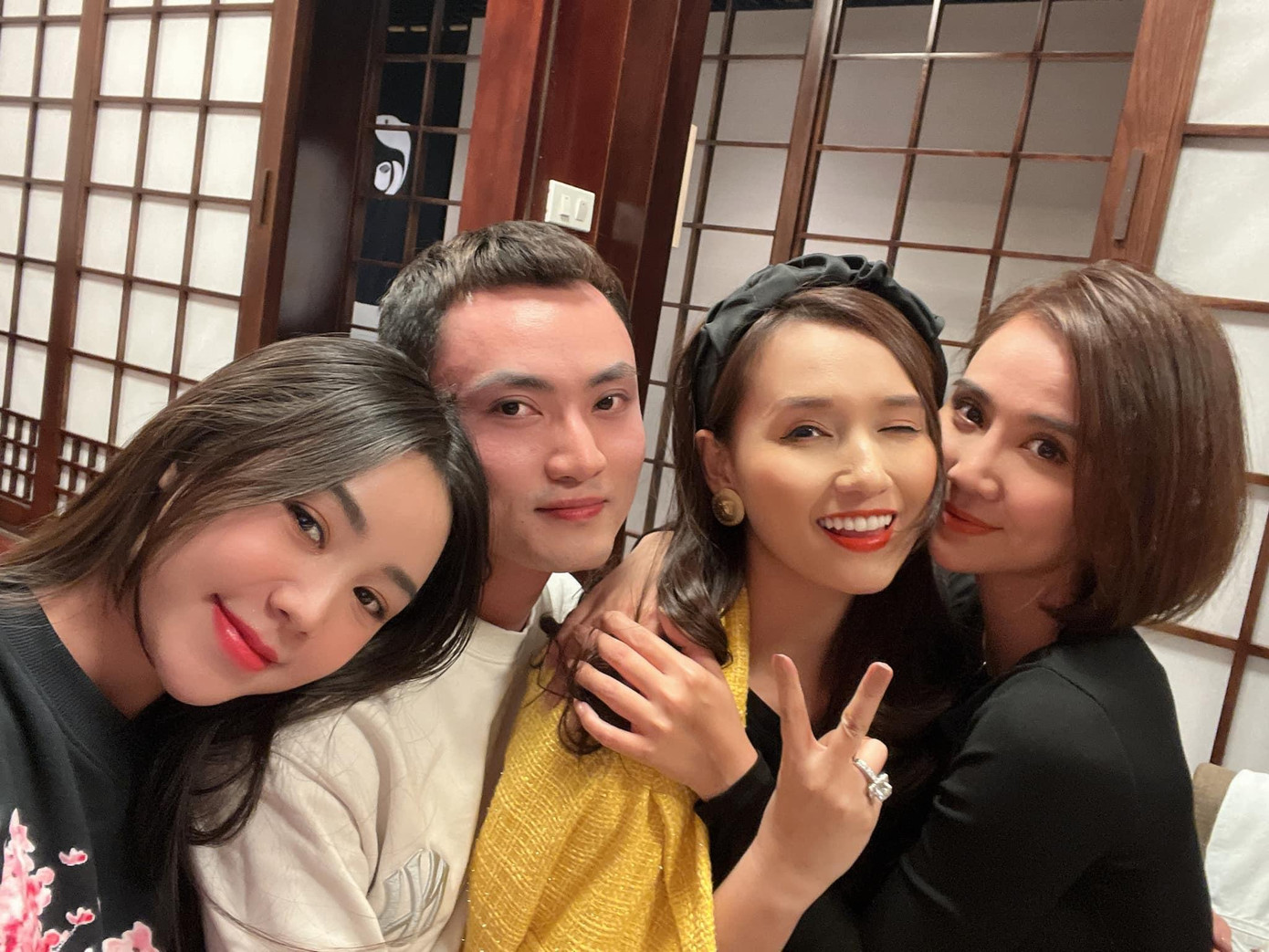 Loạt hình ảnh khiến nhiều khán giả thích thú Loạt hình ảnh khiến nhiều khán giả thích thú