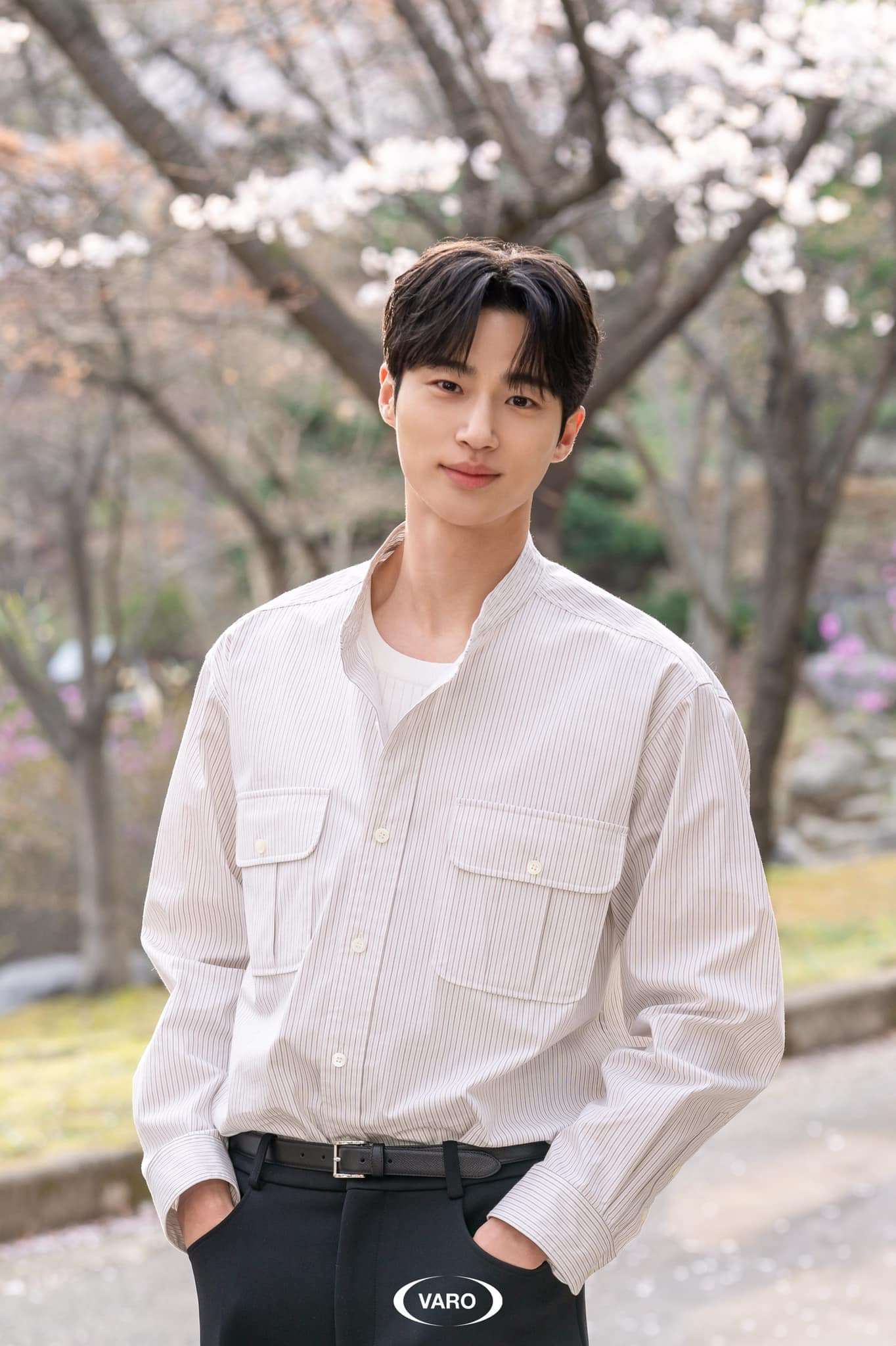 Byeon Woo Seok nổi đình đám sau Lovely Runner.