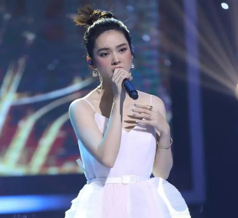 Quỳnh Lương xinh đẹp trên sân khấu