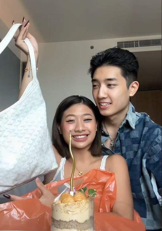 Louis Phạm hạnh phúc đón sinh nhật bên bạn trai.