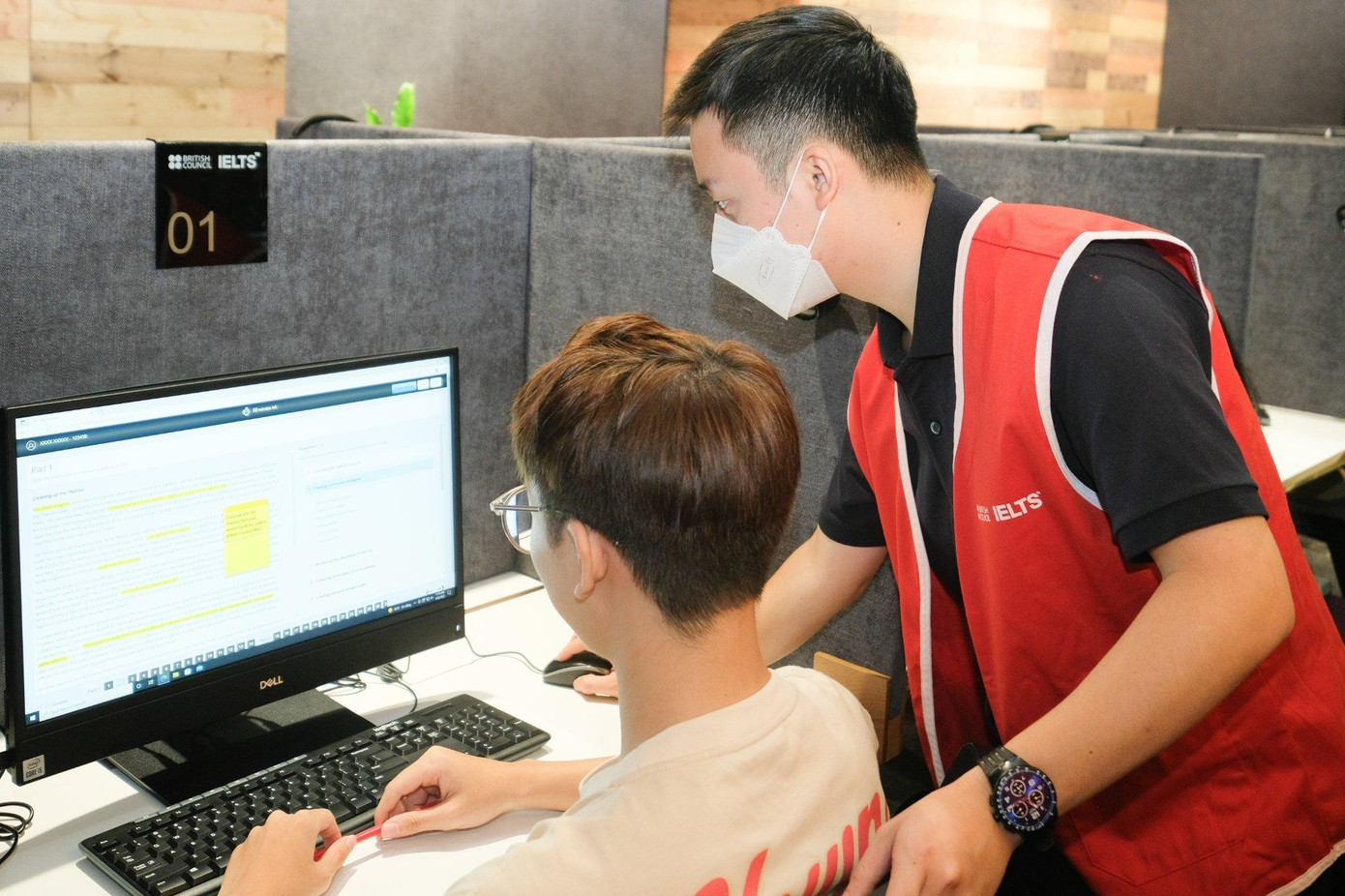 Nhiều bạn trẻ đã “phải lòng” với điểm thi IELTS “quốc dân&quot; Hội đồng Anh khi trải nghiệm cơ sở vật chất và được nhân viên hỗ trợ nhiệt tình.