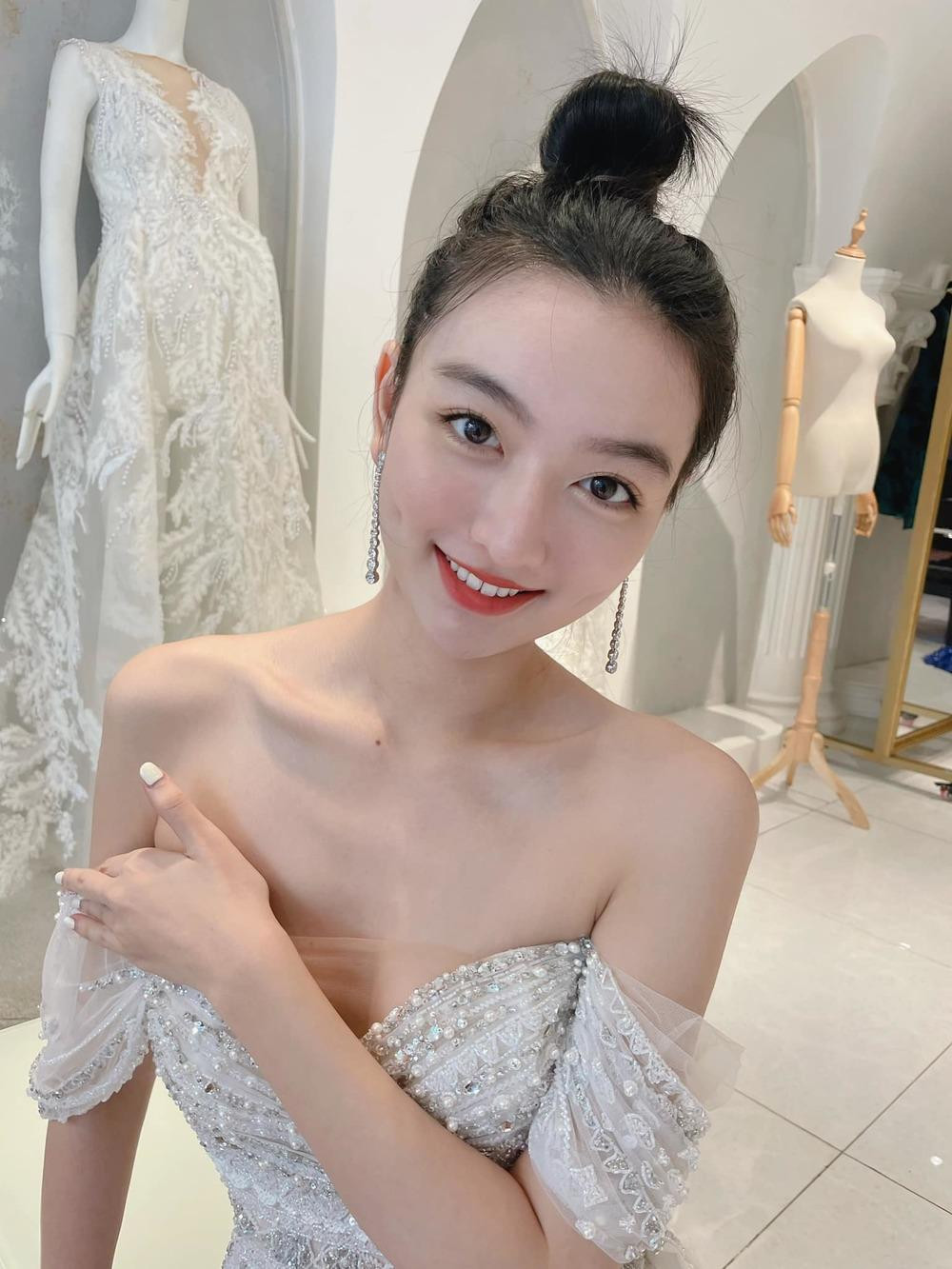 Xuân Mai đột ngột rút khỏi Miss World Vietnam 2022