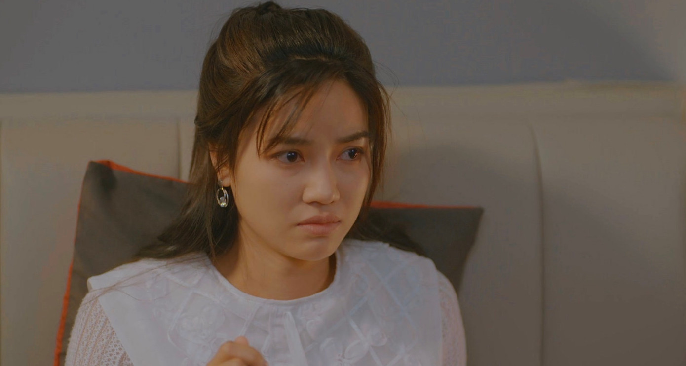 Phương tươi vui bên ngoài để che giấu nỗi cô đơn bên trong.