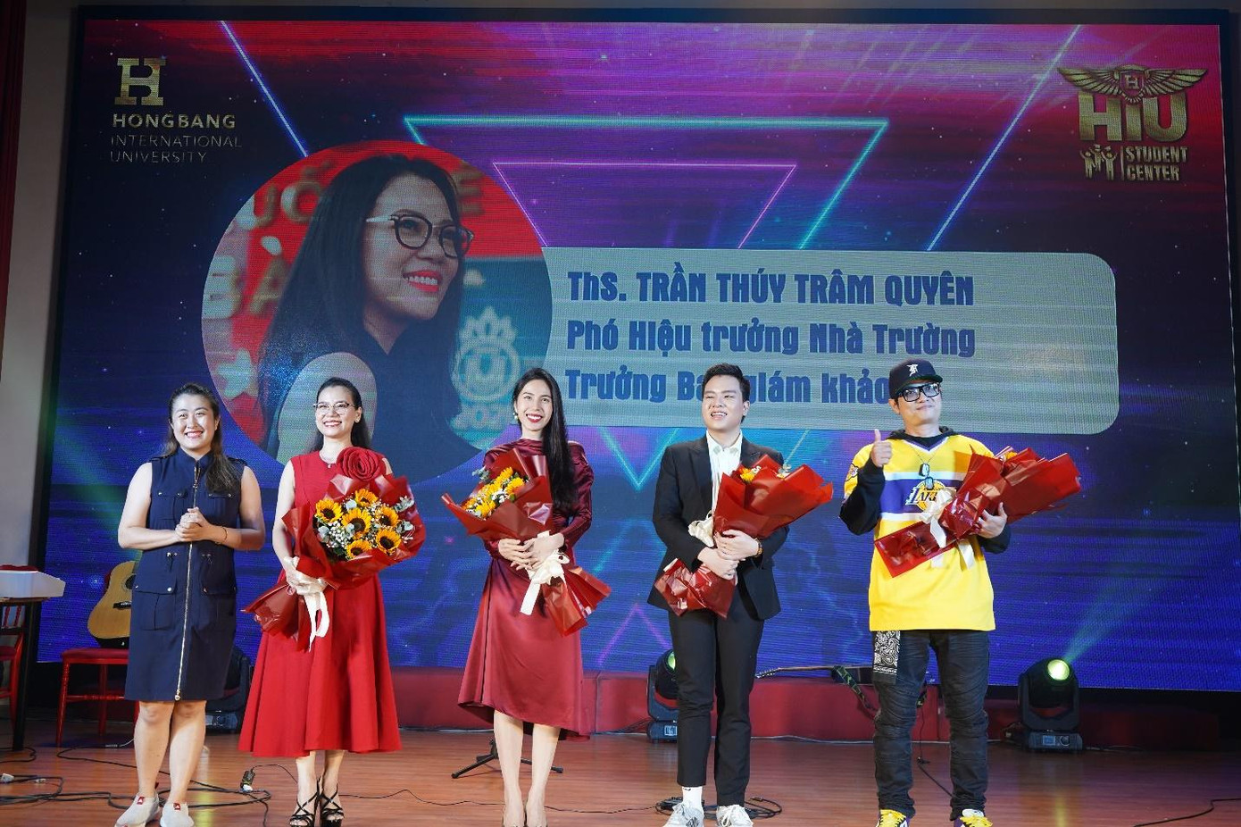 Biệt đội Ban giám khảo xịn sò của đêm thi Biệt đội Ban giám khảo xịn sò của đêm thi