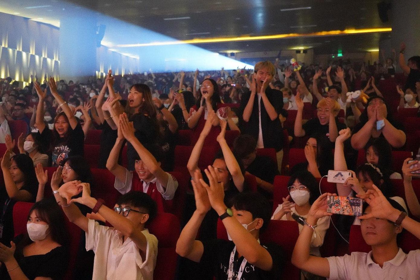 DJ Kziann đem đến hội trường những phút giây âm nhạc bùng nổ DJ Kziann đem đến hội trường những phút giây âm nhạc bùng nổ