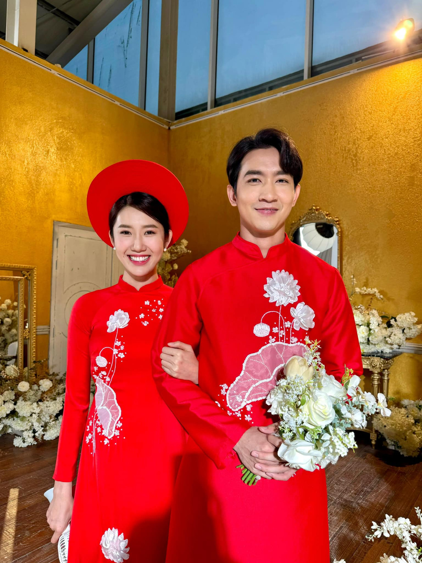 Thúy Ngân khéo léo phủ nhận tin đồn tình cảm với bạn diễn. Thúy Ngân khéo léo phủ nhận tin đồn tình cảm với bạn diễn.