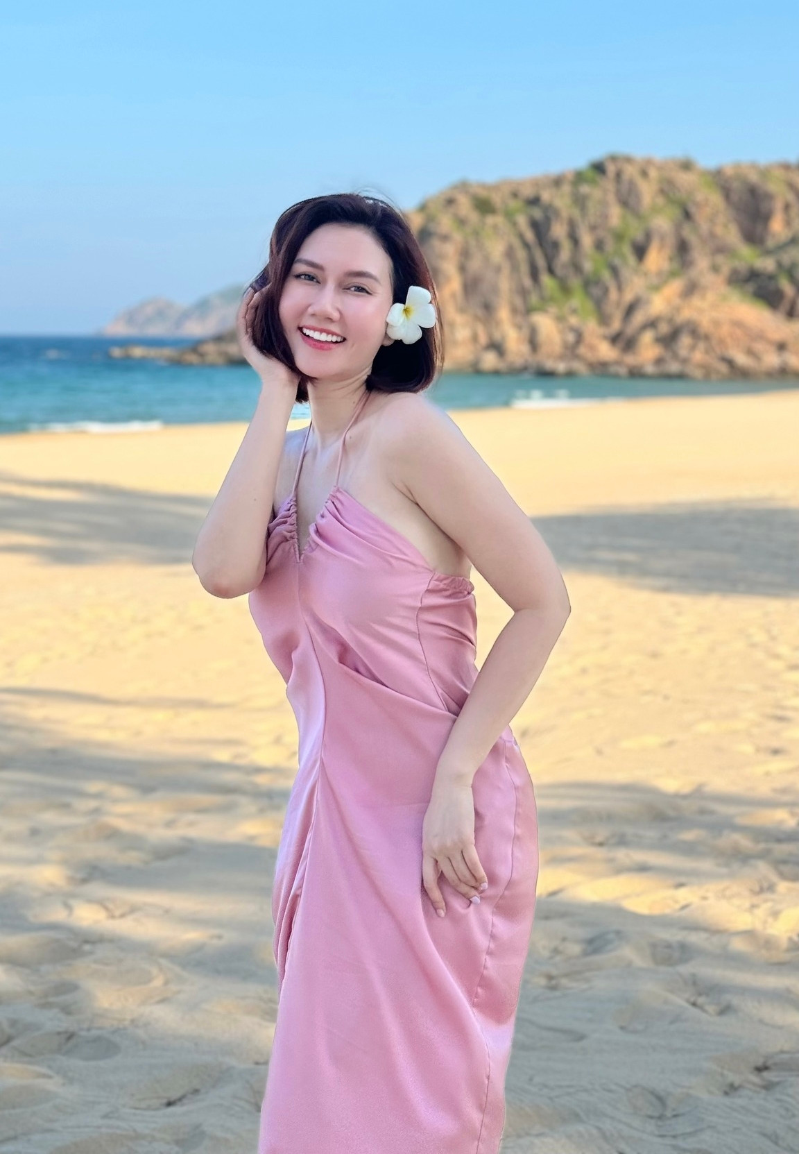 Nữ diễn viên ngày càng xinh tươi rạng rỡ sau khi gác lại chuyện cũ.