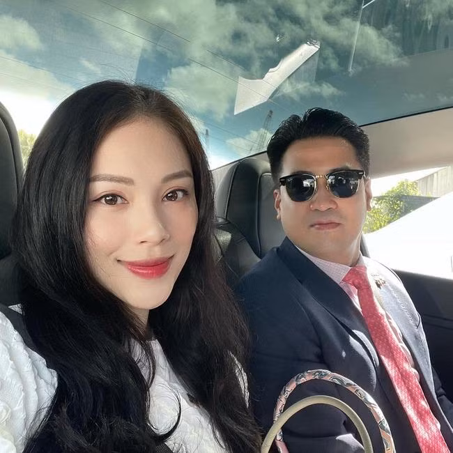 Cô đang nắm giữ chức vụ cao trong công ty của nhà chồng